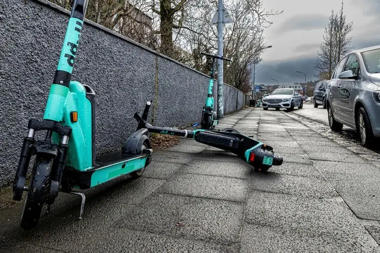 Reykjavík police warn against drunk e-scooter riding after late-night crash