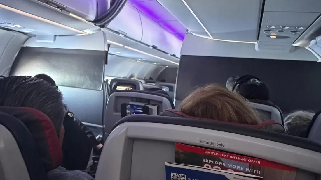 Exhausted American Airlines Crew Vents at Passengers on Delayed LAX–Maui Flight