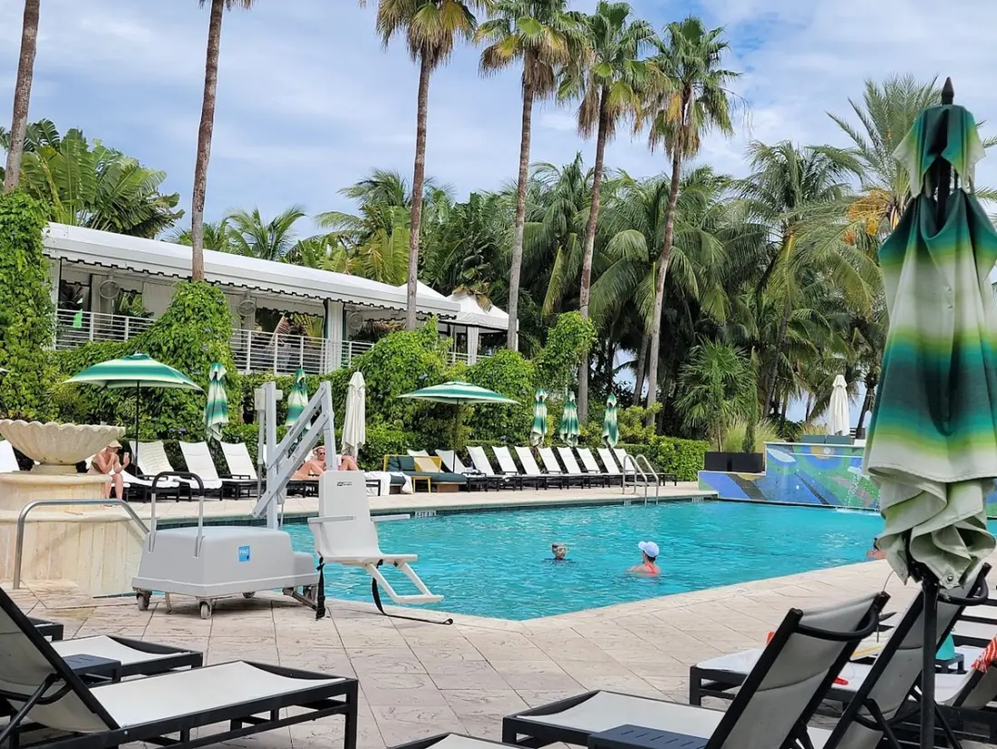 Chase's New $350 IHG Premier Select Card Pairs a 200,000-Point Bonus With $400 in Flight Credits