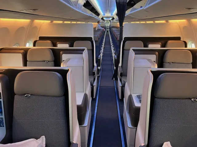 Flydubai Will Put Flat Beds on Every Business Class Jet by Late 2027