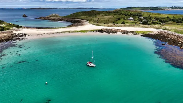 Seven UK Beaches That Look Suspiciously Caribbean — From Cornwall to the Outer Hebrides