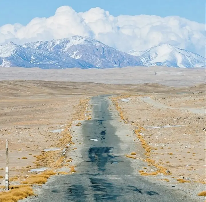 A Uzbek Librarian Cycled 3,000km Across the Pamirs in 33 Days
