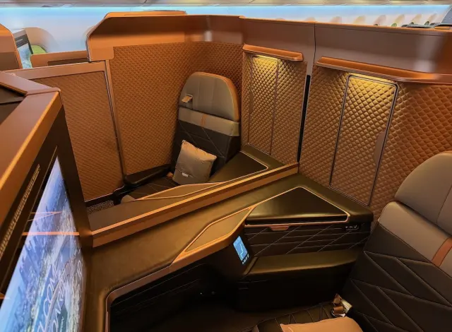 Chasing Starlux First Class to Japan: A Mileage-Heavy Route via Taipei, Osaka and Tokyo