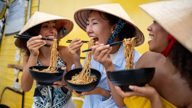 Four dining habits that mark you out as a tourist in Vietnam