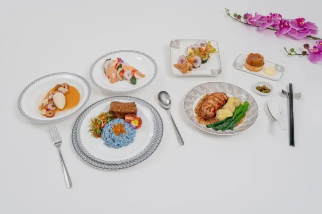Singapore Airlines Teases a November Reveal — and In-Flight Dining Comes First
