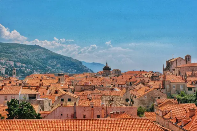 Late-September Heat Dome Set to Push Croatia Toward 27C — and It May Last Into October