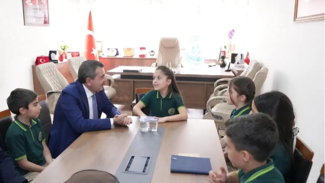 A 10-Year-Old's School Kindness Club Becomes a Movement Across Türkiye
