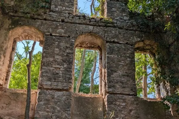 Old Sagiada: The Abandoned Mountain Village Above Greece's Ionian Coast