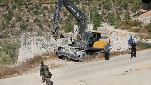 Editorial note: West Bank conflict op-ed is not a click.holiday travel story