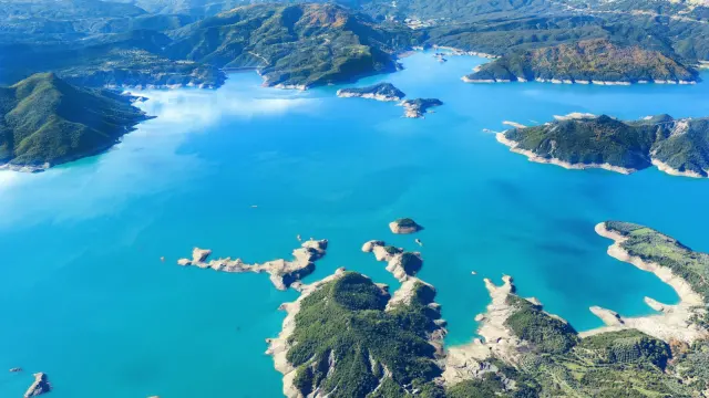 Lake Kremasta: Greece's Biggest Artificial Lake Is an Unsung Adventure Spot