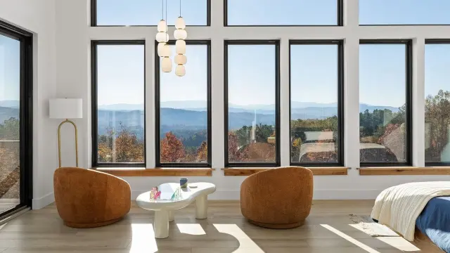 Fall Foliage From Bed: 14 US Airbnbs Built for Leaf Season