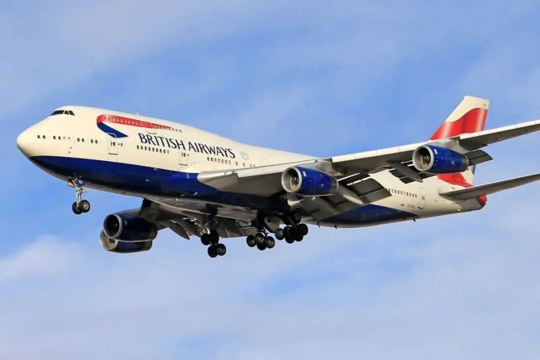 BA flight to Chicago drops to 9,000 feet over Ireland and turns back to Heathrow