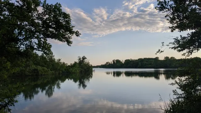 River Bend Forest Preserve: The Illinois Lake Escape Hiding Between Peoria and Indianapolis