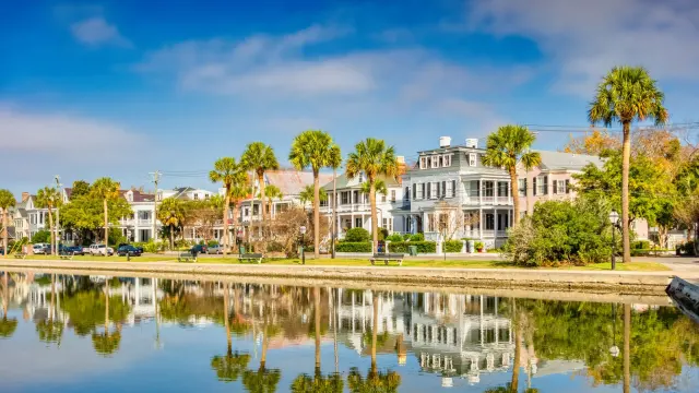 Ten East Coast Towns Where You Can Retire and Leave the Car Behind