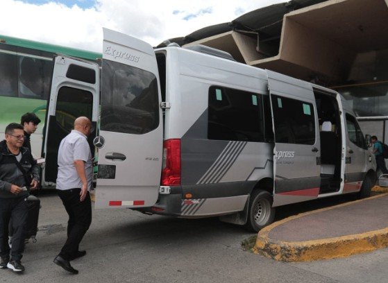 Cuenca travellers: water cuts in Baños, new air passenger rights, and faster buses