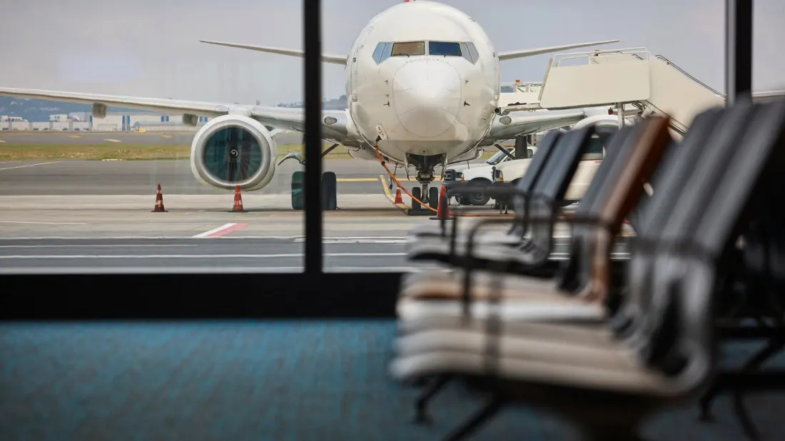 United will match your Delta or American elite status — if you switch for its Starlink Wi-Fi