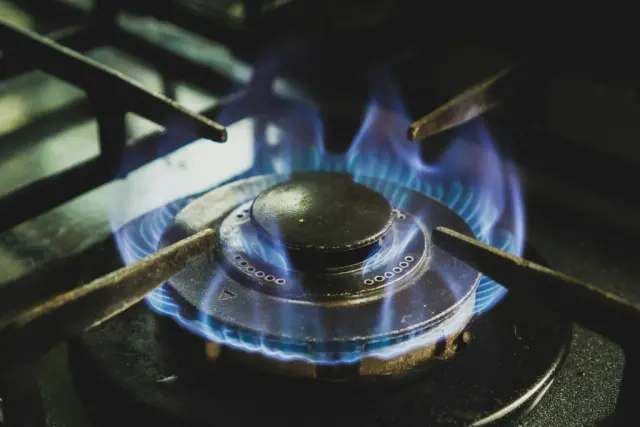 Spain caps household gas price rises this winter as energy costs climb