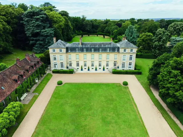 Domaine de Sandricourt: Hire an Entire Château Estate Just 45 Minutes From Paris