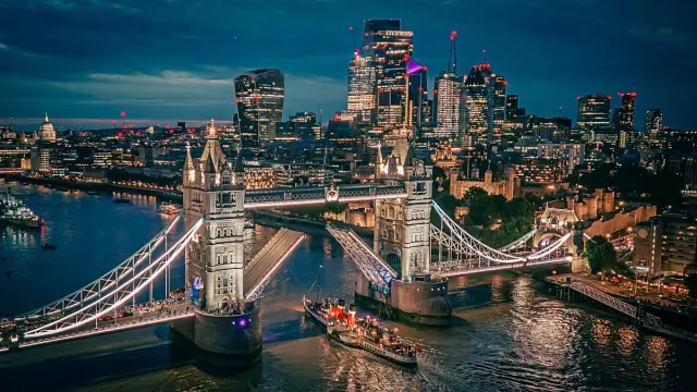 The Waverley turns 80: sail the Thames on the world's last seagoing paddle steamer