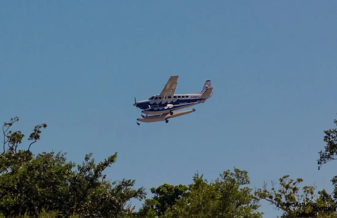 Seaplanes Return to Colombia: Medellin to Guatape in 20 Minutes