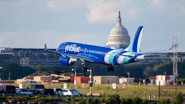 Half of Reagan National's Long-Distance Flights Could Be Cut Under New Safety Bill