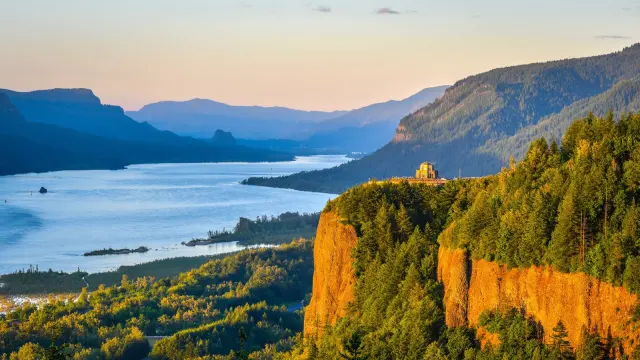 Ten Pacific Northwest Canyons That Outclass the Grand Canyon Crowds