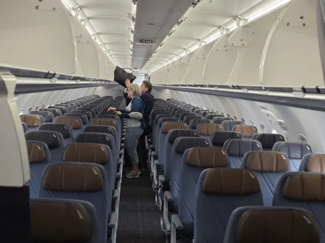 Crew radio reveals mid-flight incident on American Airlines' Baltimore-Miami route