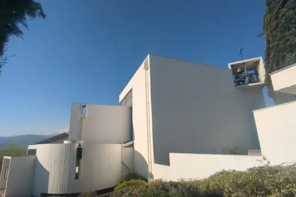 A Modernist Monastery With Mountain Views Hides on the Edge of Santiago