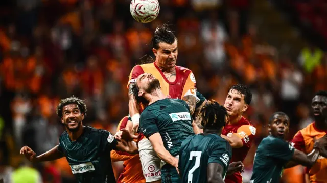 Galatasaray grind out 1-0 win over Kocaelispor to stay top of the Süper Lig