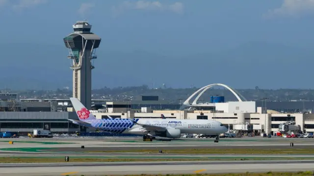 US Pitches $30 Billion More for Air Traffic Control After Northeast Outage Grounded 9,500 Flights