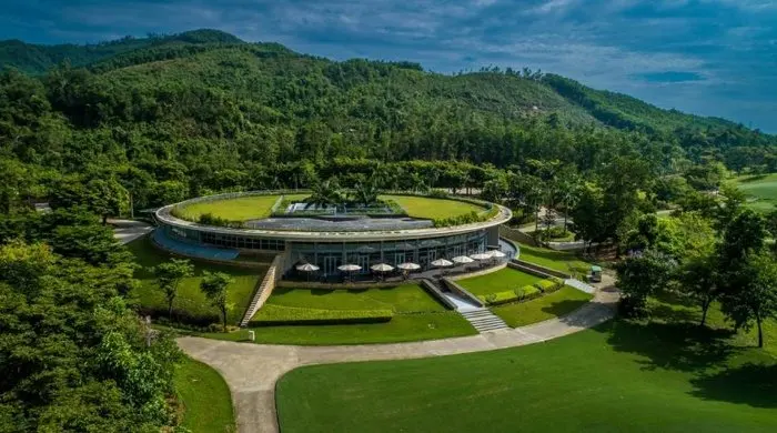 Central Vietnam's Golf Clubs Are Making Autumn About the Food, Too