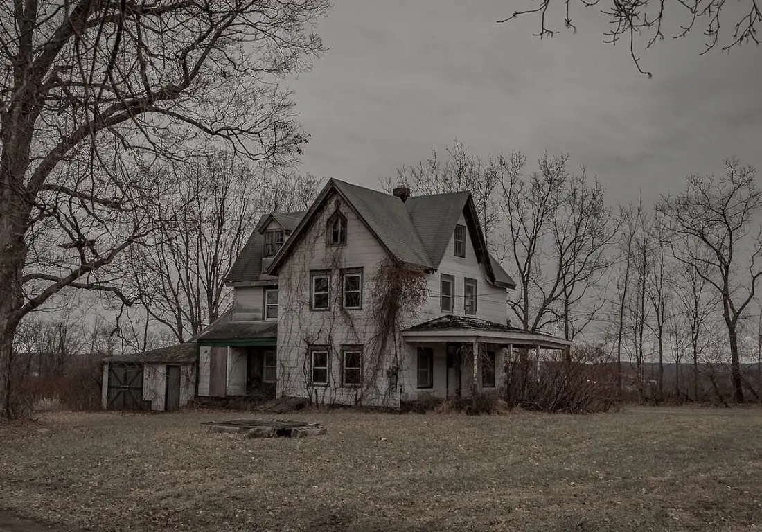 Got a Wild Edible Story? This THC Brand Wants to Send You to a Haunted Illinois House
