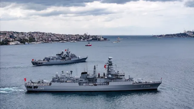 Ottoman victory at Preveza remembered as Turkish ships parade down the Bosporus