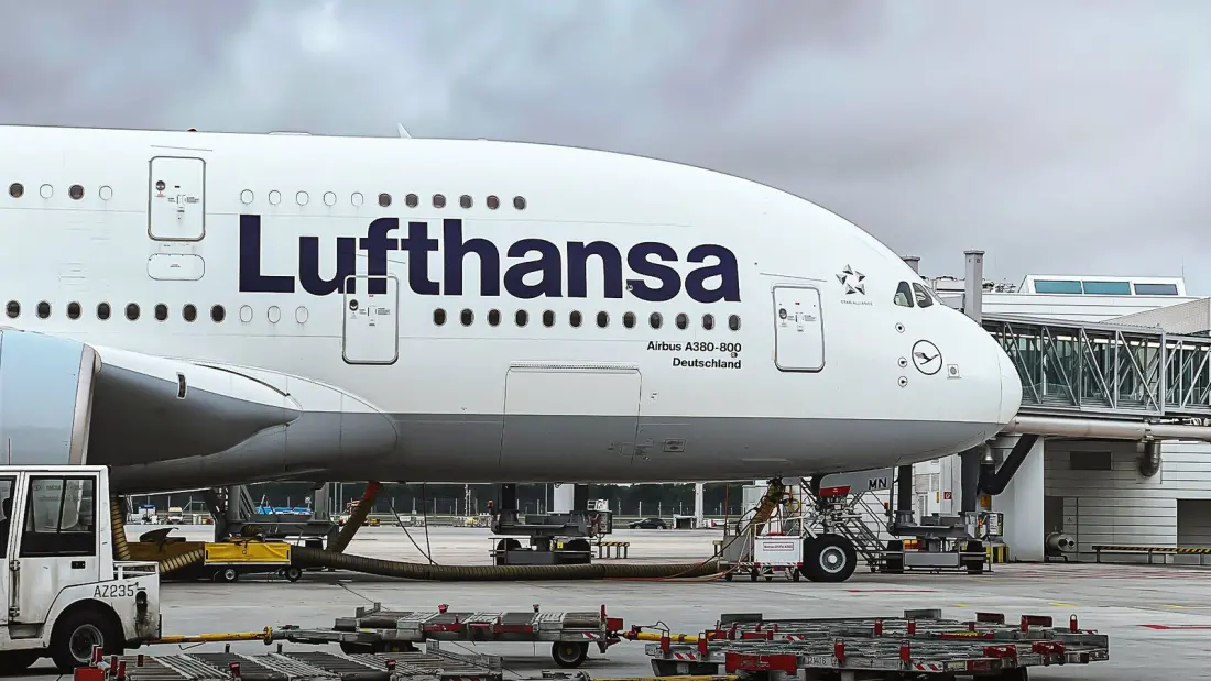 The Missing Seat on Qantas A380s That Hides an Emergency Escape Hatch