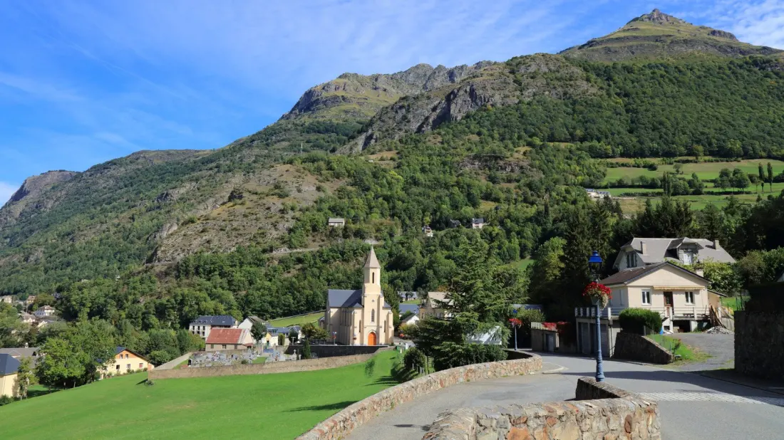 Gavarnie-Gèdre: The Pyrenean Village Pair With Waterfalls, Cirques and Raclette