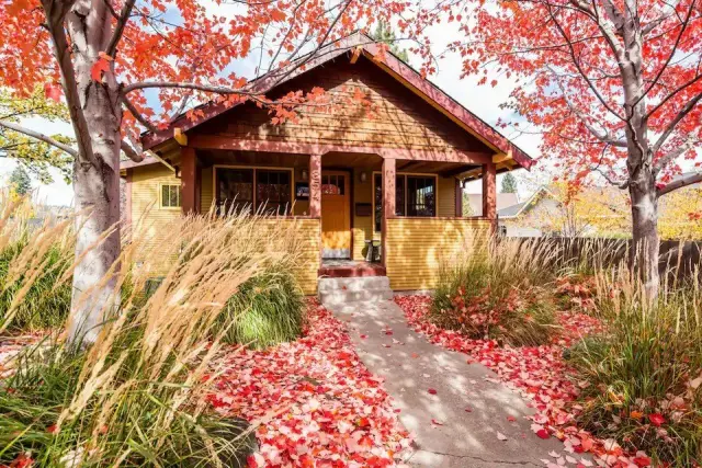 Bend, Oregon: Eight Airbnbs That Put You Minutes From Trails, River and Craft Beer